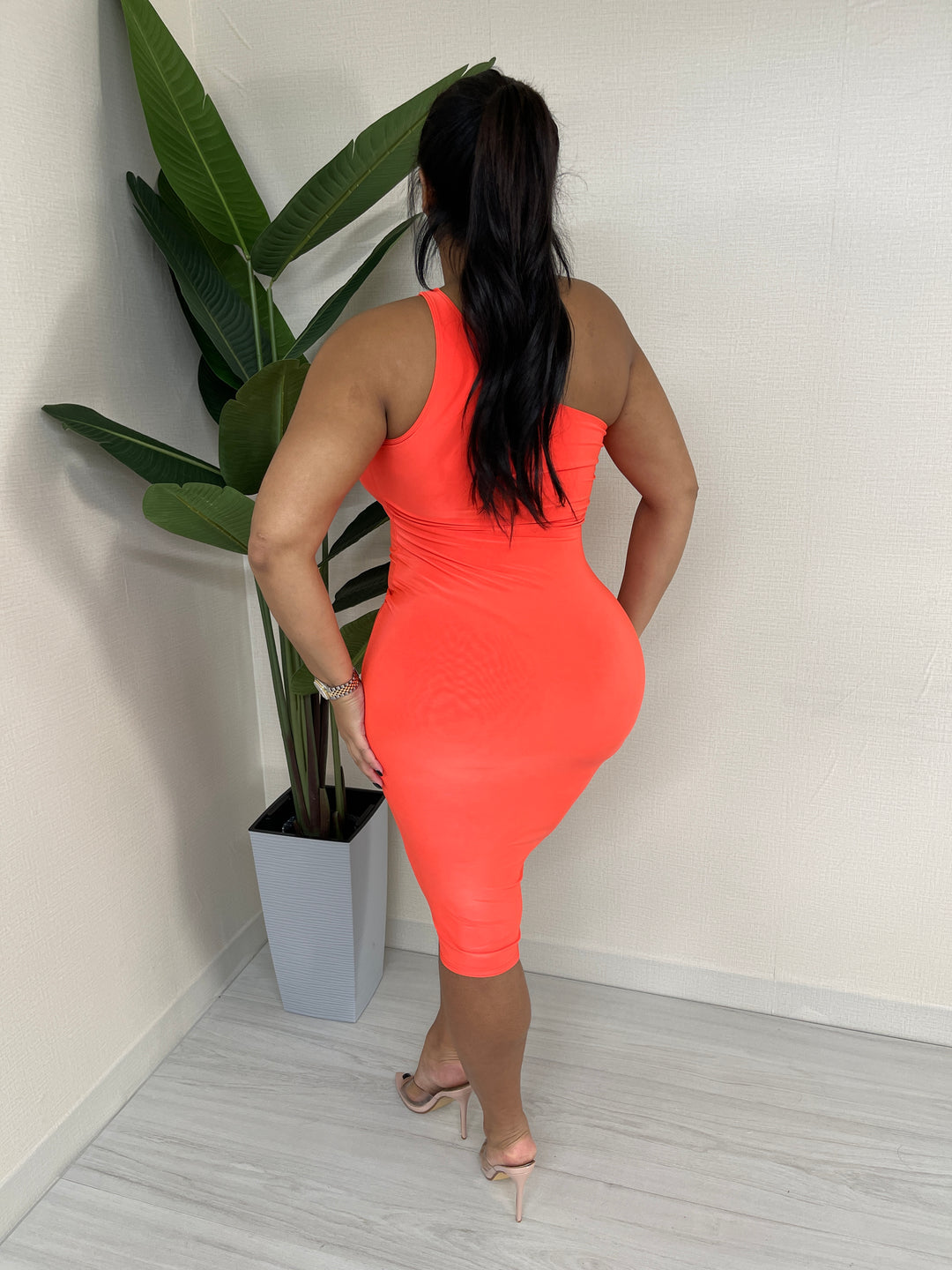 One shoulder cut dress